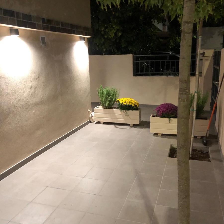 Apartment μία γκαρσονιέρα με γούστο για επισκέπτες με άποψη *